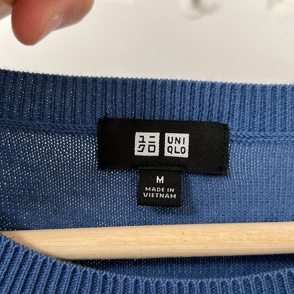 Uniqlo blue sweater - Picture 3 of 3